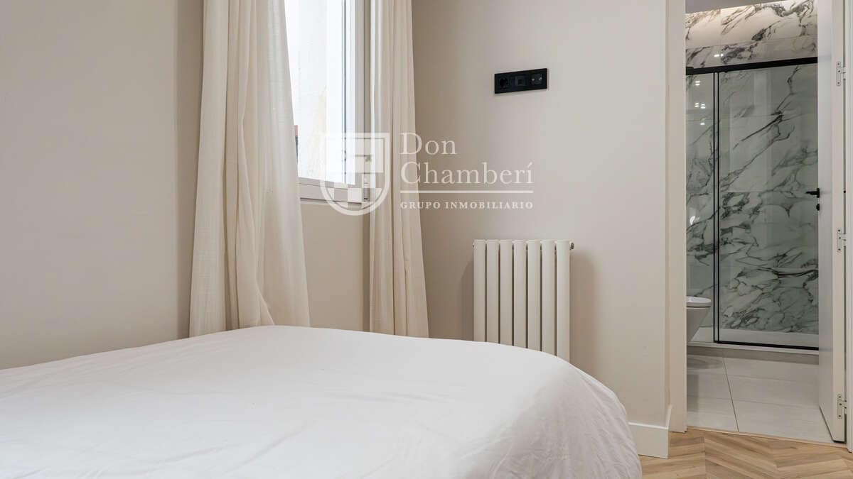 3 slaapkamer Flat te huur in Madrid stad - € 4.400 (Ref: 9448847)