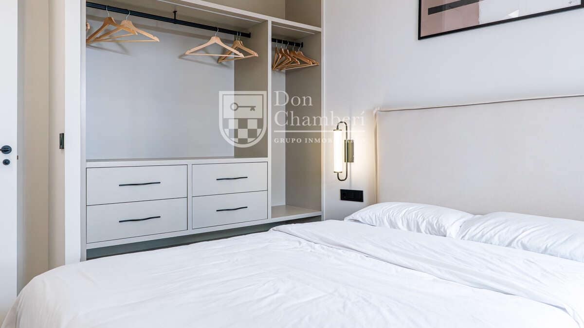 3 slaapkamer Flat te huur in Madrid stad - € 4.400 (Ref: 9448847)