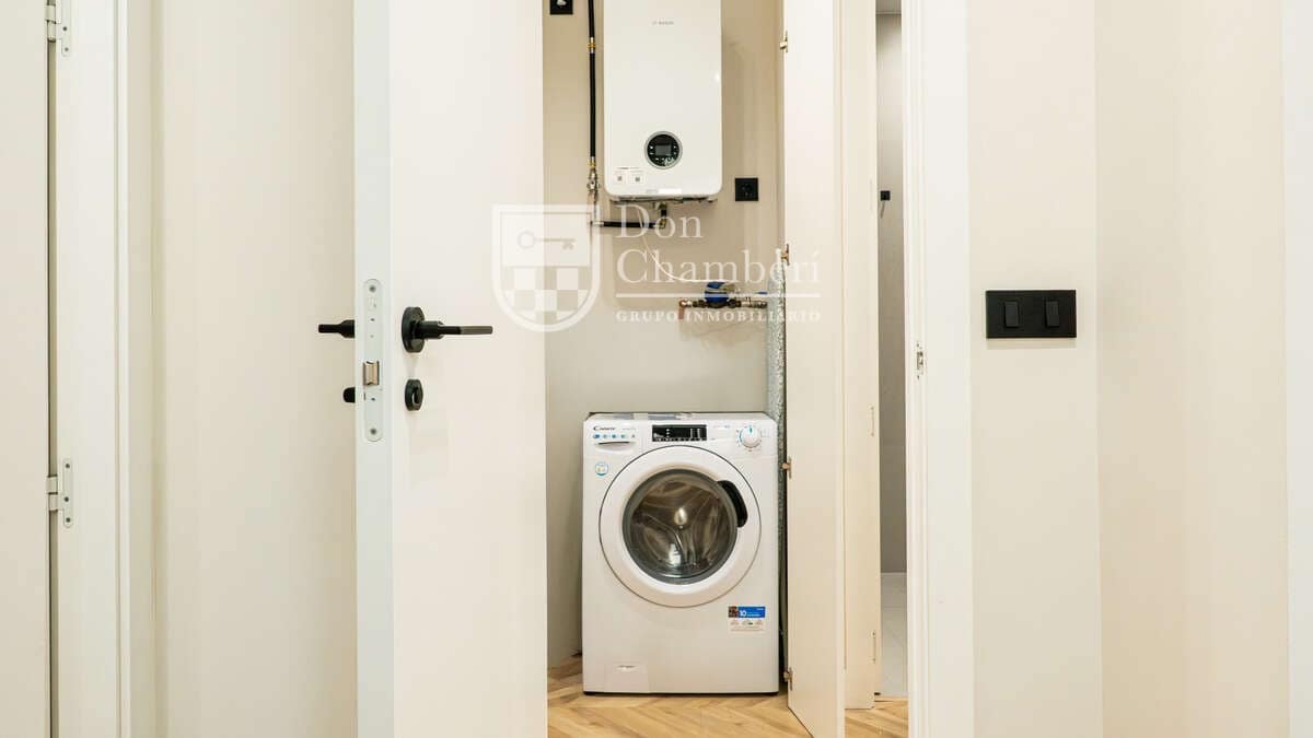 3 slaapkamer Flat te huur in Madrid stad - € 4.400 (Ref: 9448847)