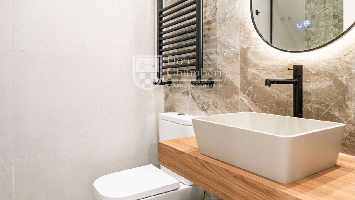 3 slaapkamer Flat te huur in Madrid stad - € 4.400 (Ref: 9448847)