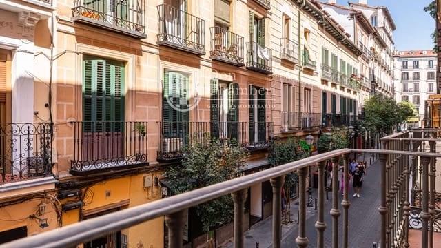 3 slaapkamer Flat te huur in Universidad, Madrid stad - € 4.400 (Ref: 9448847)