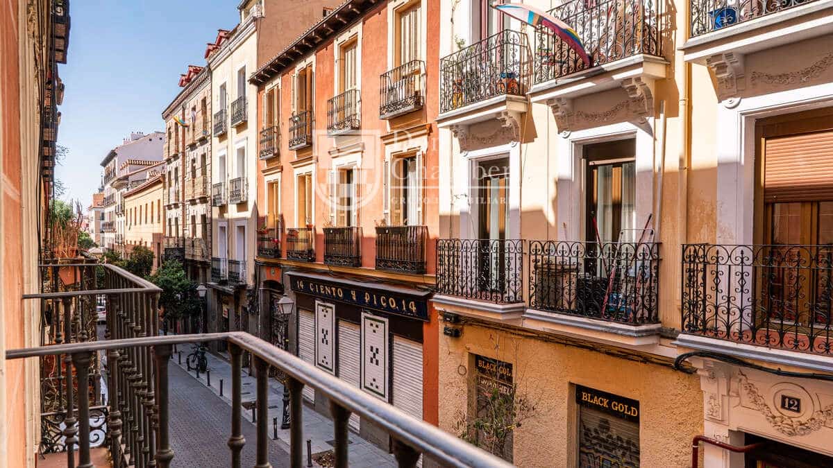 3 slaapkamer Flat te huur in Madrid stad - € 4.400 (Ref: 9448847)