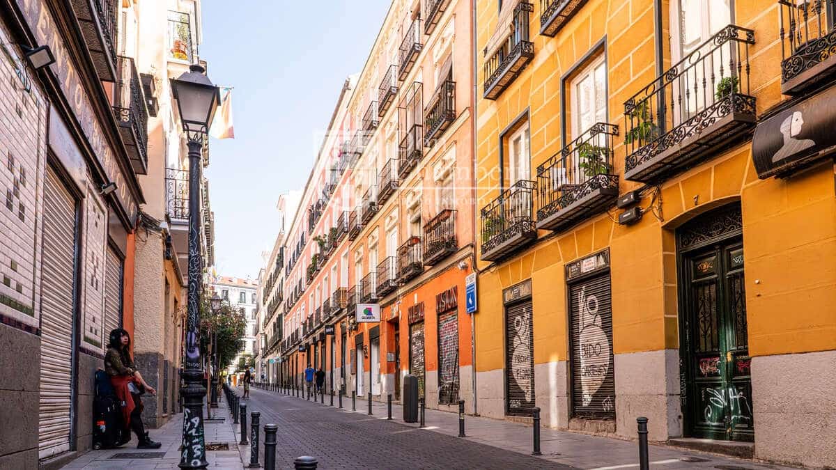 3 slaapkamer Flat te huur in Madrid stad - € 4.400 (Ref: 9448847)