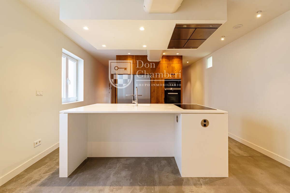 3 bedroom Flat for rent in Madrid city - € 3,500 (Ref: 9455740)