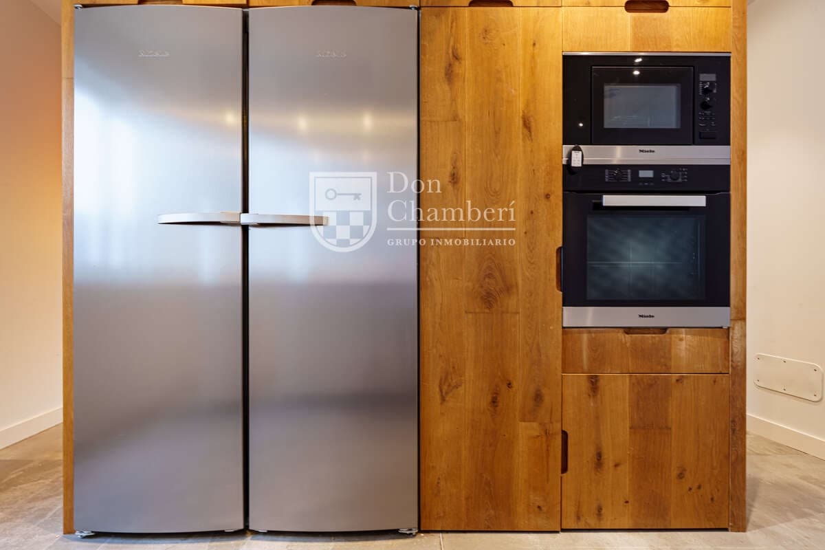 3 bedroom Flat for rent in Madrid city - € 3,500 (Ref: 9455740)