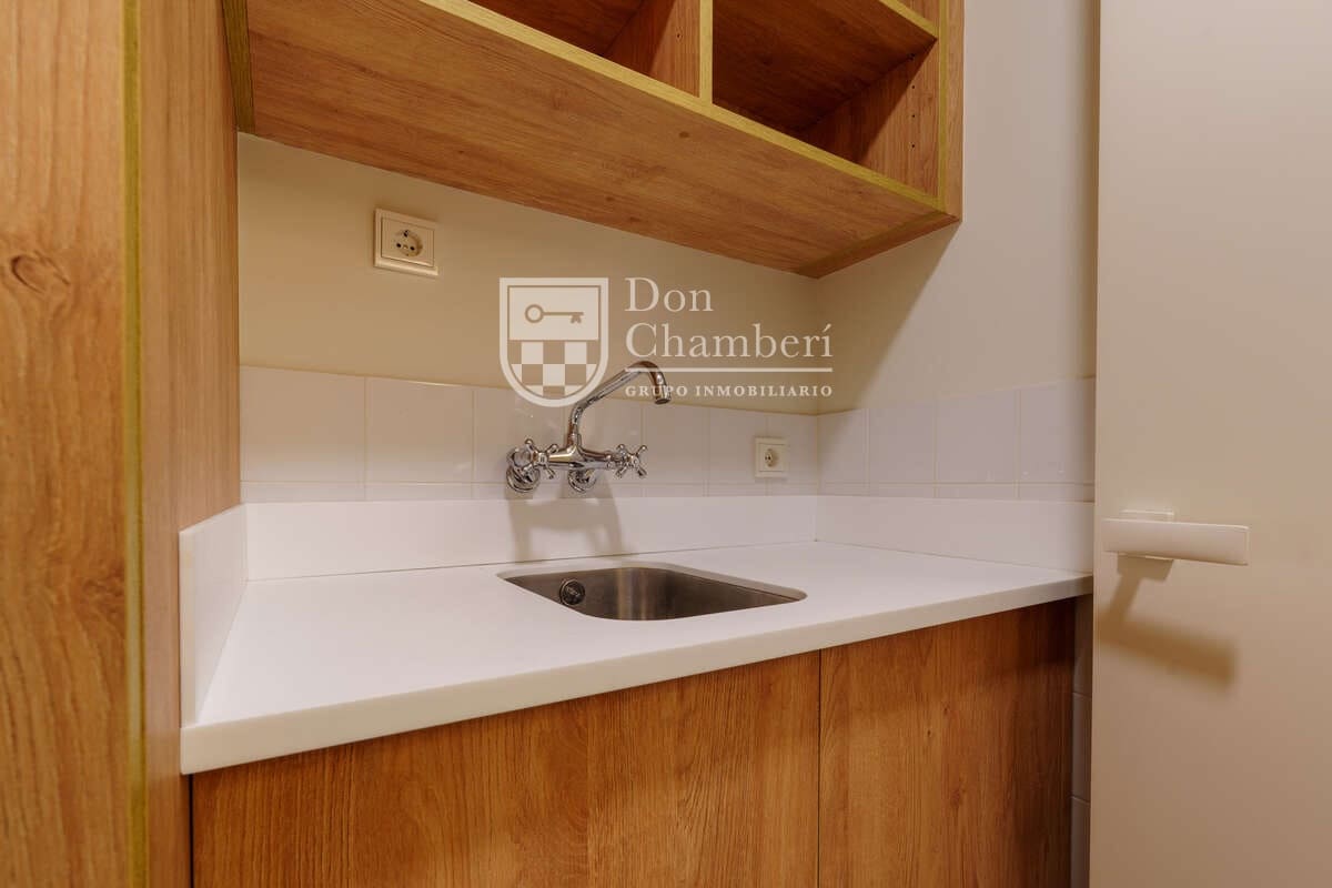 3 bedroom Flat for rent in Madrid city - € 3,500 (Ref: 9455740)