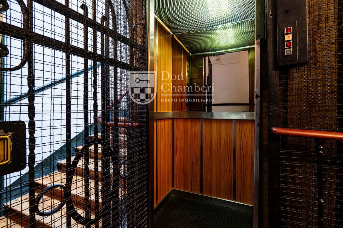 3 bedroom Flat for rent in Madrid city - € 3,500 (Ref: 9455740)