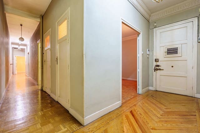 4 soveværelse Lejlighed til salg i Chamberí, Madrid by - € 990.000 (Ref: 9465240)