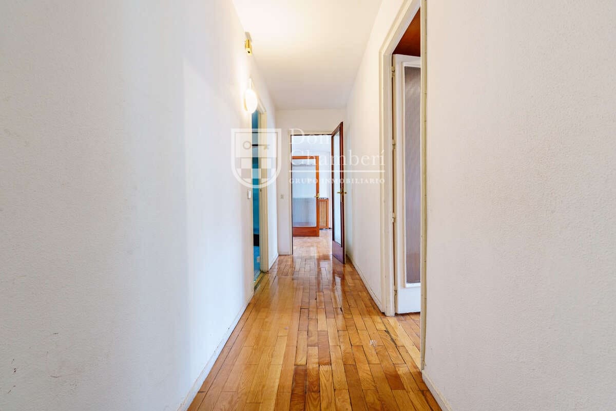 4 quarto Apartamento para arrendar em Madrid cidade - 1 850 € (Ref: 9581429)