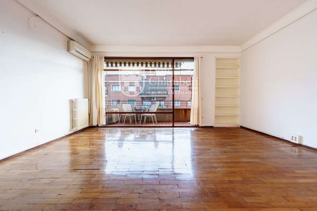 4 quarto Apartamento para arrendar em Madrid cidade - 1 850 € (Ref: 9581429)