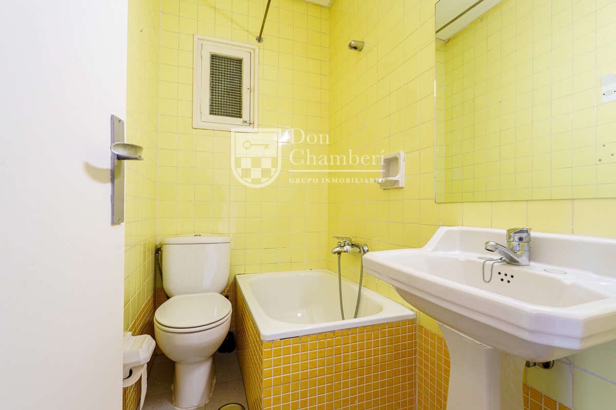 4 quarto Apartamento para arrendar em Madrid cidade - 1 850 € (Ref: 9581429)