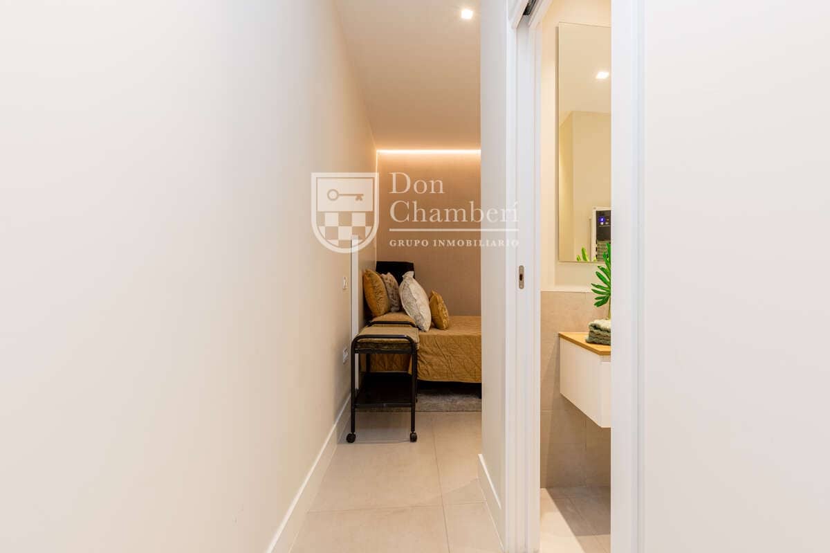 1 bedroom Flat for sale in Madrid city - € 650,000 (Ref: 9585295)