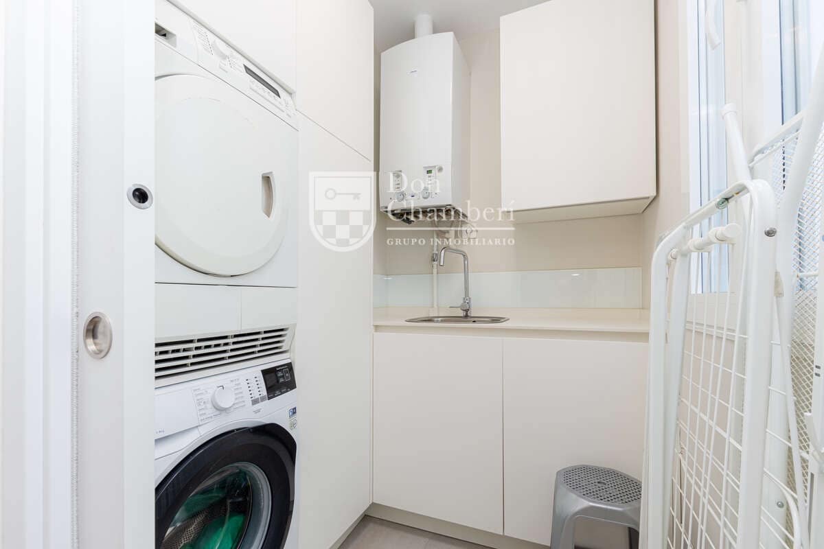 1 bedroom Flat for sale in Madrid city - € 650,000 (Ref: 9585295)