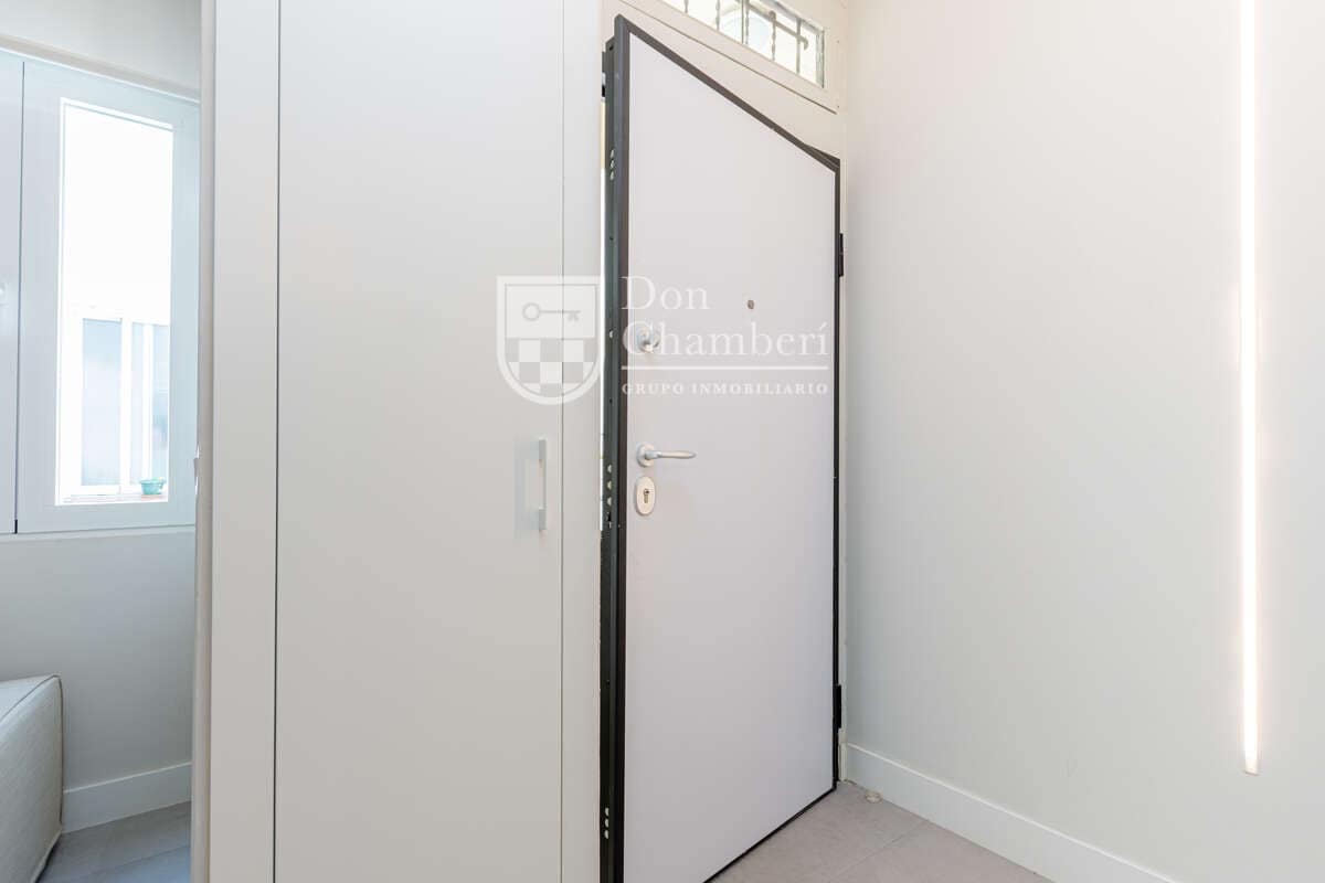 1 bedroom Flat for sale in Madrid city - € 650,000 (Ref: 9585295)