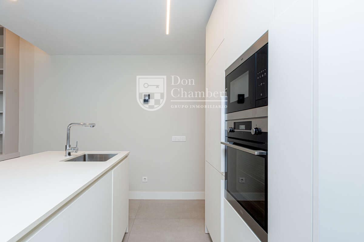 1 bedroom Flat for sale in Madrid city - € 650,000 (Ref: 9585295)