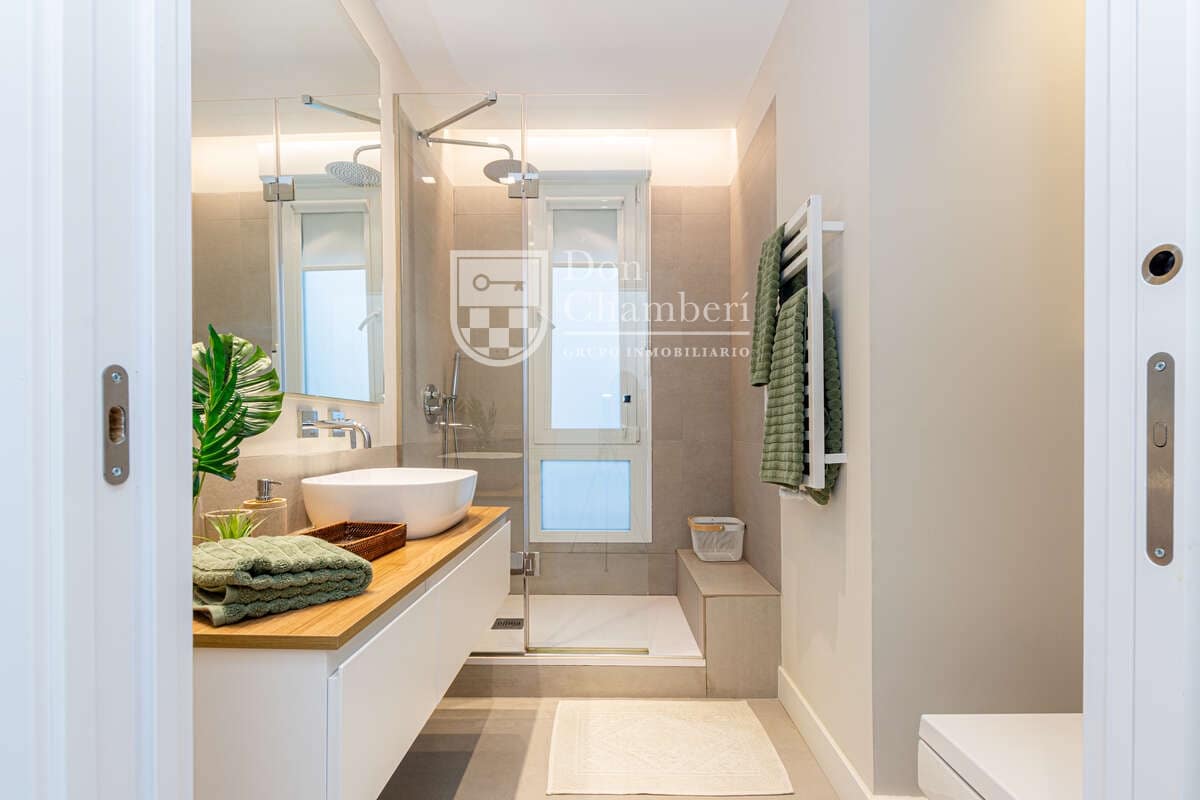 1 bedroom Flat for sale in Madrid city - € 650,000 (Ref: 9585295)