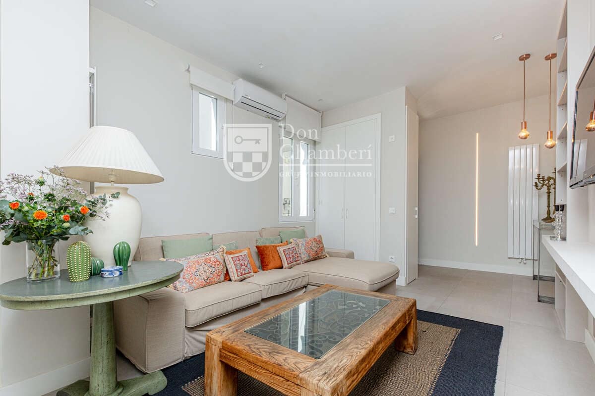 1 bedroom Flat for sale in Madrid city - € 650,000 (Ref: 9585295)