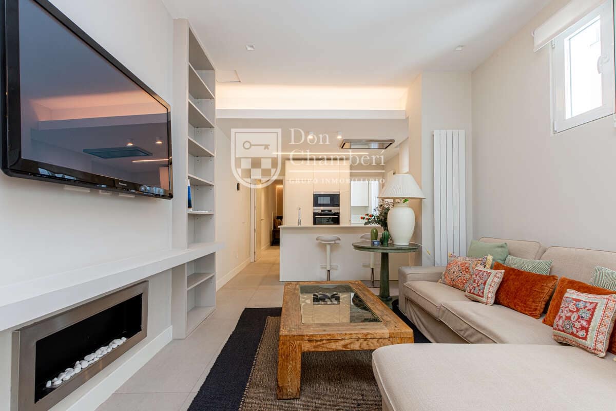 1 bedroom Flat for sale in Madrid city - € 650,000 (Ref: 9585295)