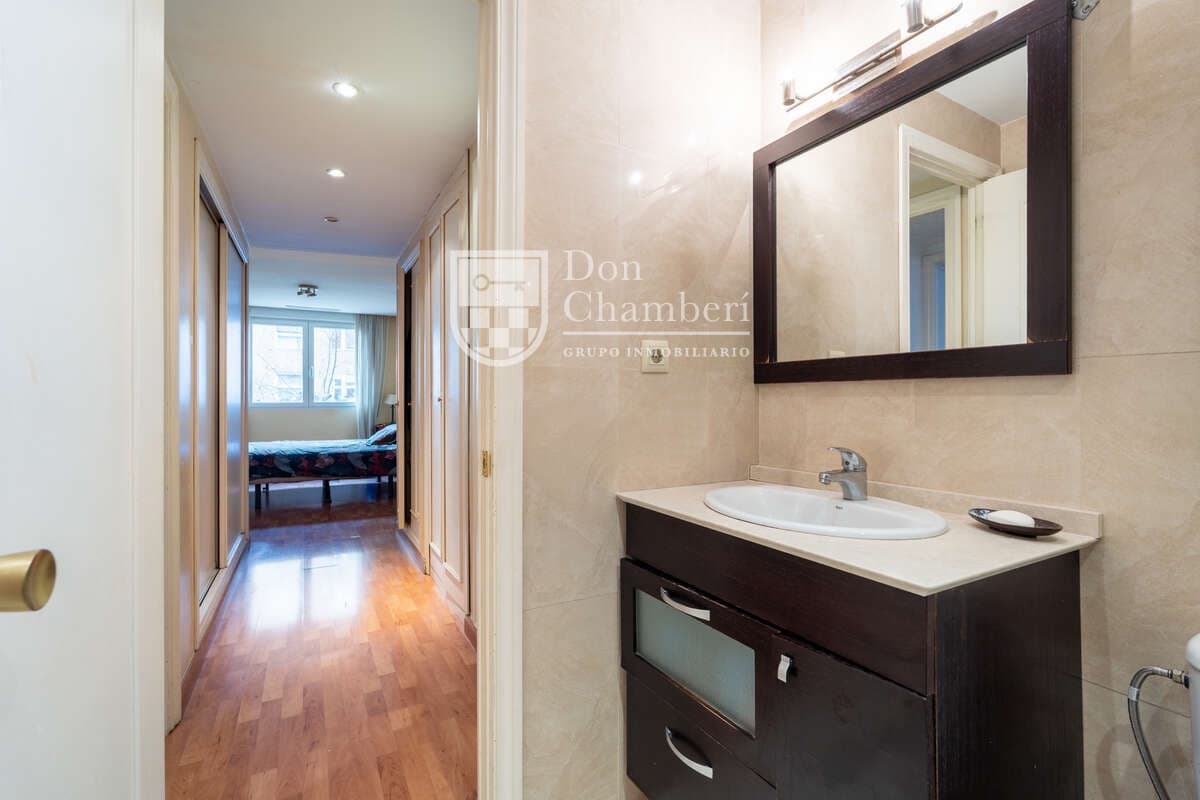 1 bedroom Flat for sale in Madrid city - € 630,000 (Ref: 9617917)