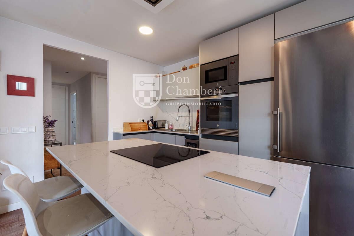 3 soveværelse Lejlighed til salg i Madrid by - € 1.570.000 (Ref: 9646788)