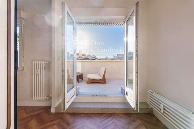 1 chambre Appartement à vendre à Chamberí, Madrid ville - 950 000 € (Ref: 9646789)
