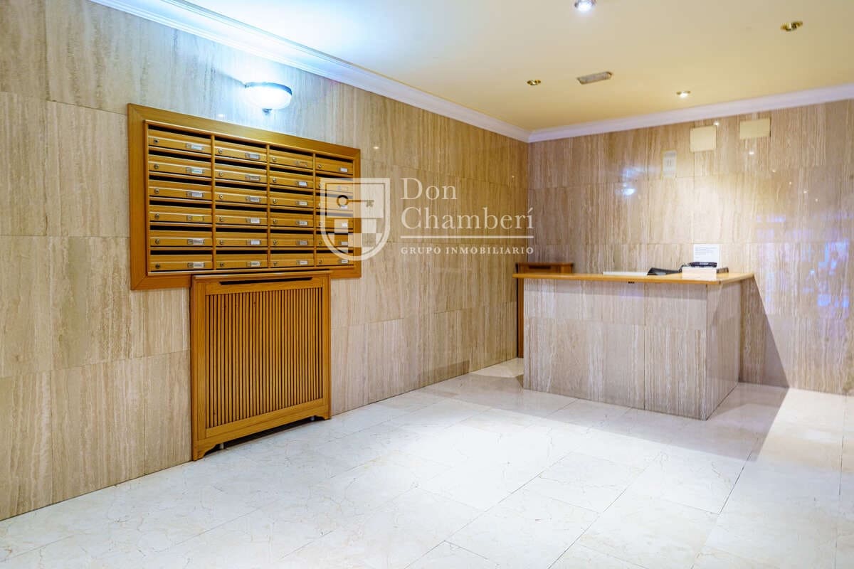 1 bedroom Flat for sale in Madrid city - € 950,000 (Ref: 9646789)