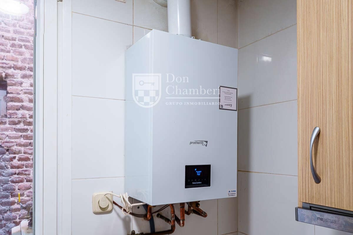 Appartement de 2 chambres à louer à Madrid ville - 1 200 € (Ref: 9665757)