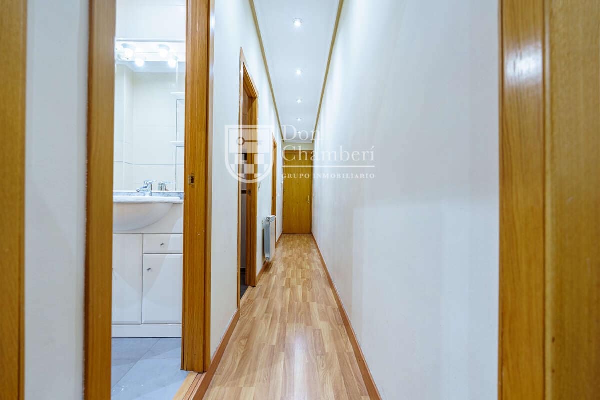 Appartement de 2 chambres à louer à Madrid ville - 1 200 € (Ref: 9665757)