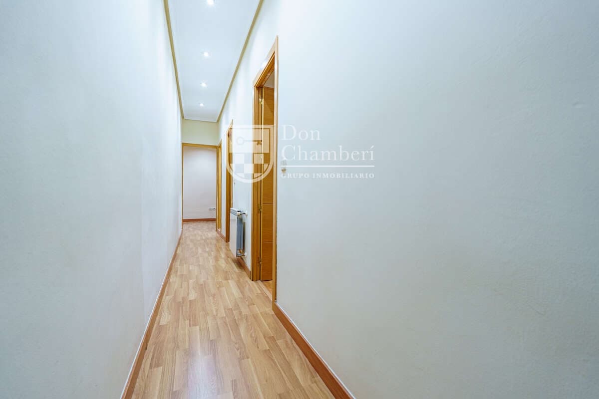 Appartement de 2 chambres à louer à Madrid ville - 1 200 € (Ref: 9665757)