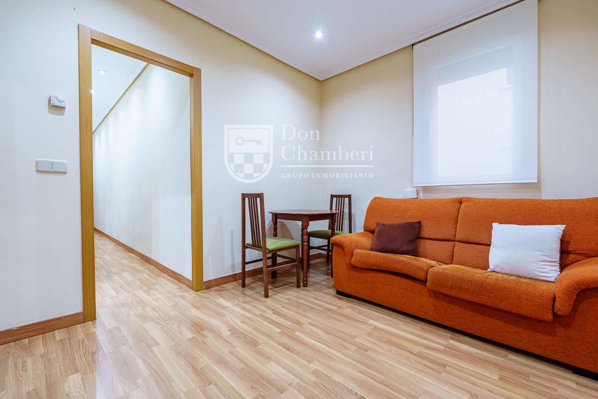 Appartement de 2 chambres à louer à Madrid ville - 1 200 € (Ref: 9665757)