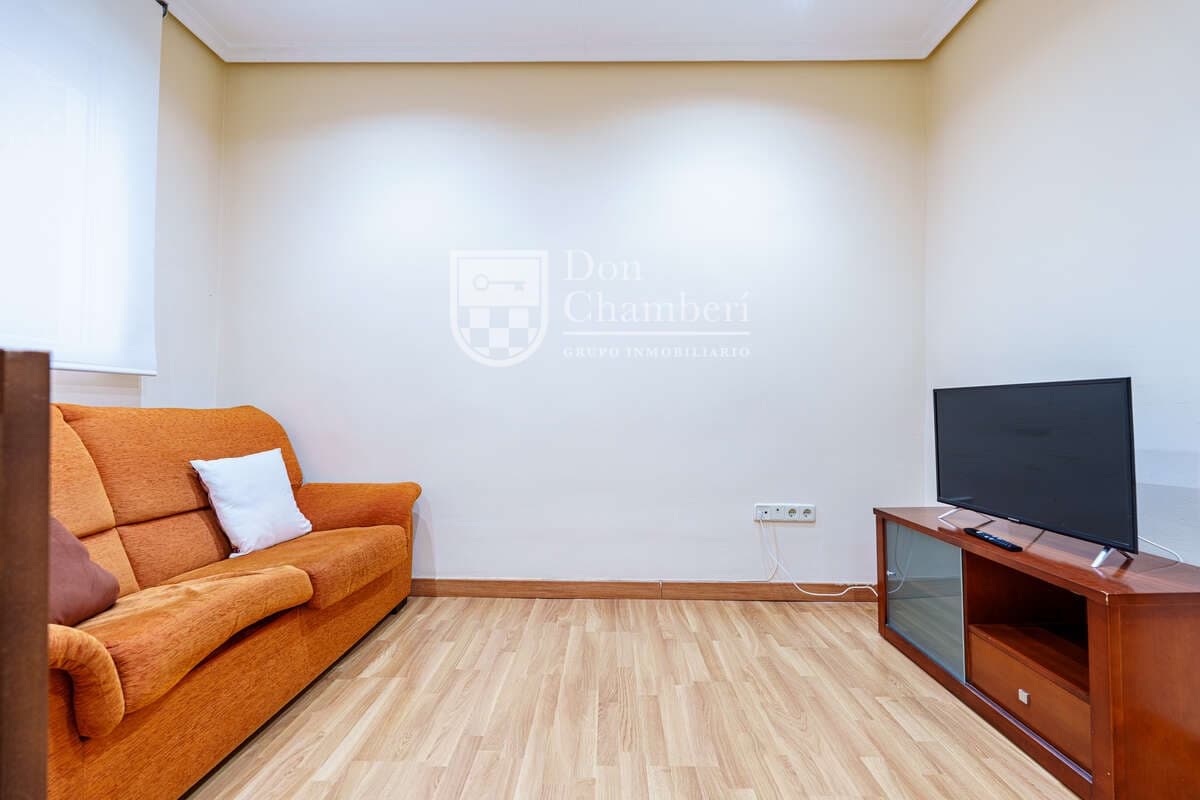 Appartement de 2 chambres à louer à Madrid ville - 1 200 € (Ref: 9665757)