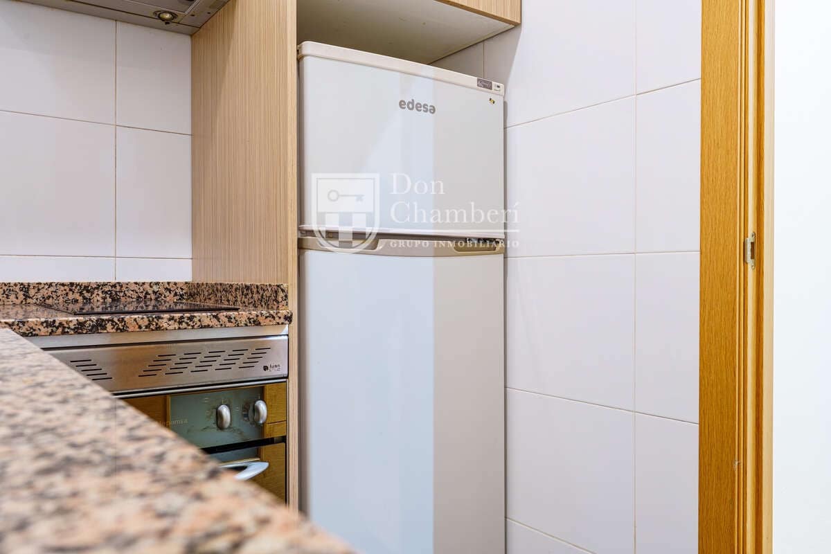 Appartement de 2 chambres à louer à Madrid ville - 1 200 € (Ref: 9665757)