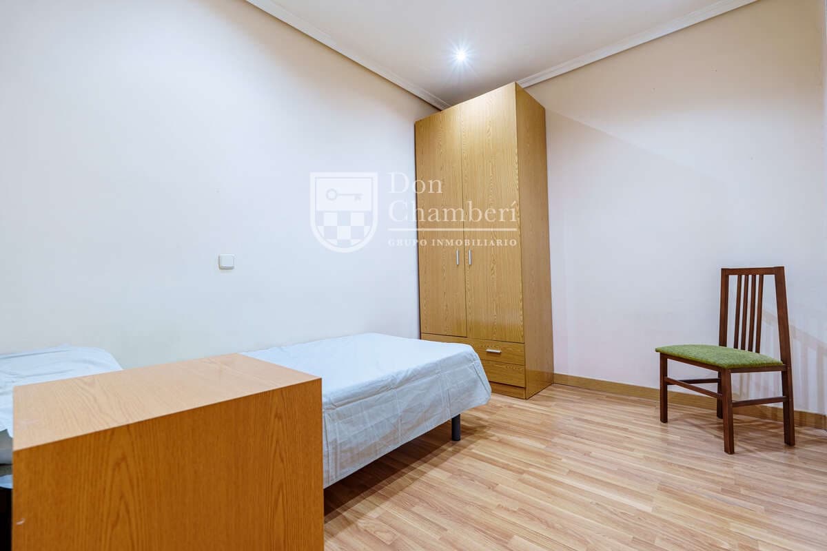 Appartement de 2 chambres à louer à Madrid ville - 1 200 € (Ref: 9665757)