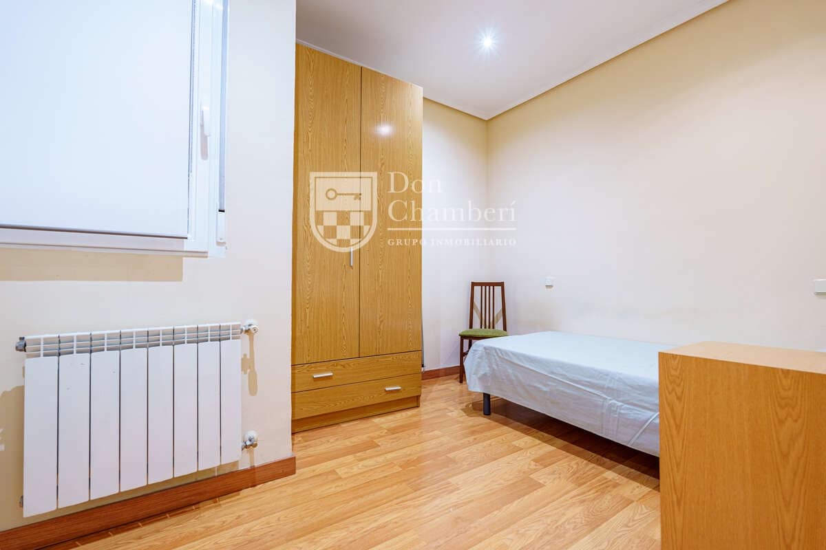 Appartement de 2 chambres à louer à Madrid ville - 1 200 € (Ref: 9665757)