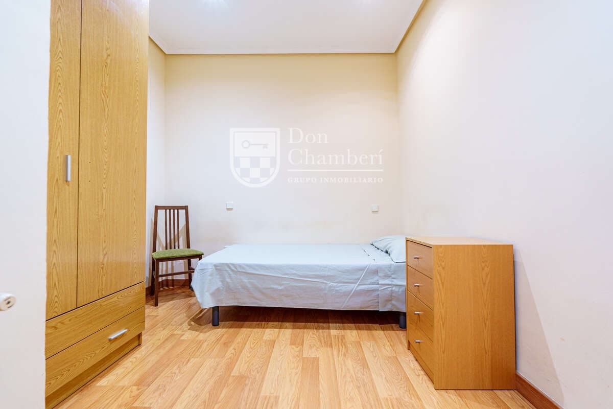 Appartement de 2 chambres à louer à Madrid ville - 1 200 € (Ref: 9665757)