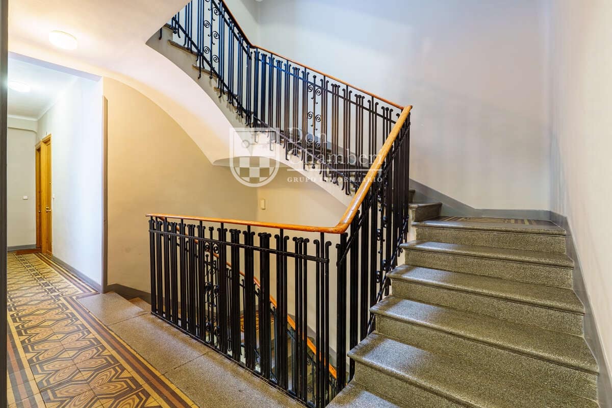 Appartement de 2 chambres à louer à Madrid ville - 1 200 € (Ref: 9665757)