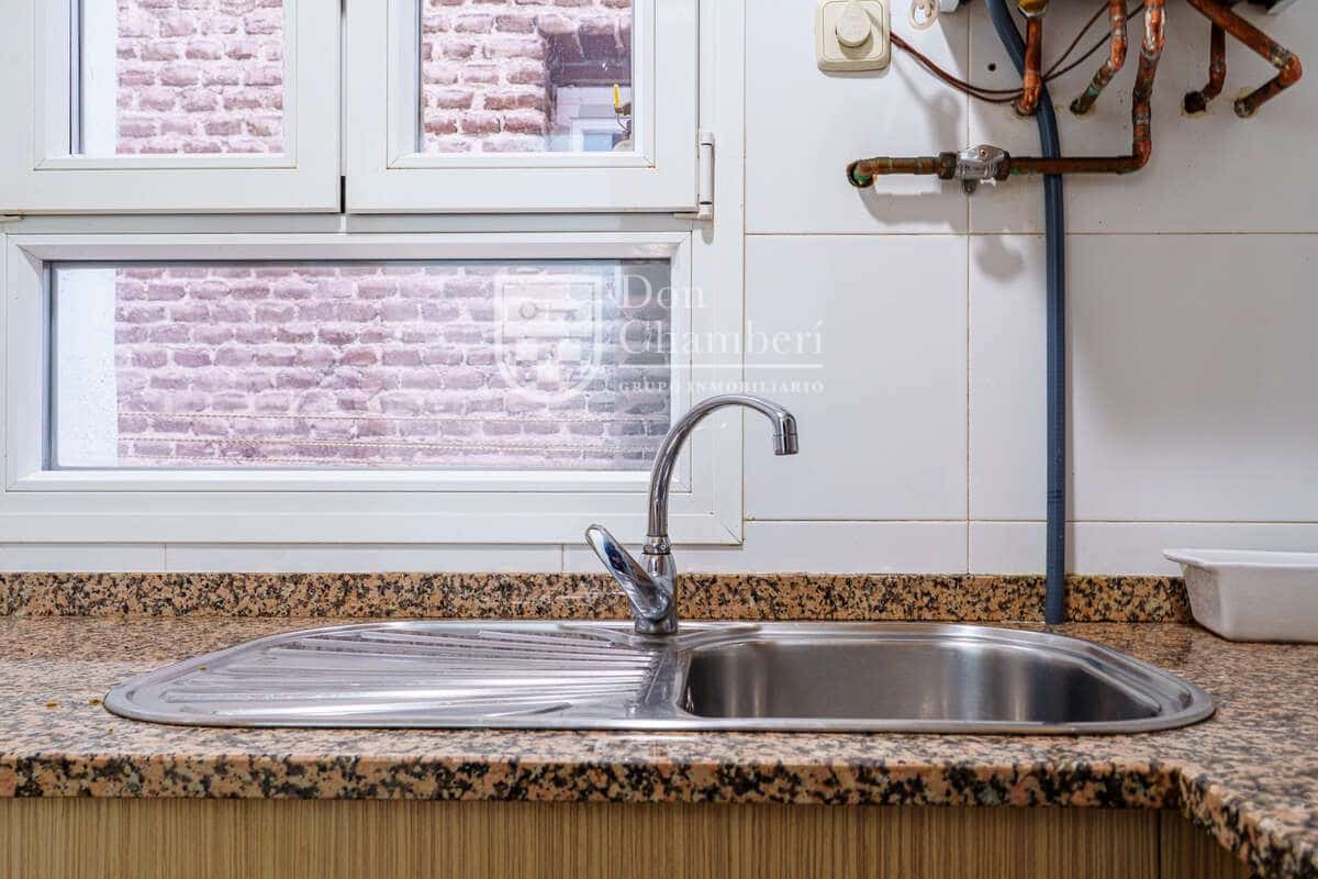 Appartement de 2 chambres à louer à Madrid ville - 1 200 € (Ref: 9665757)