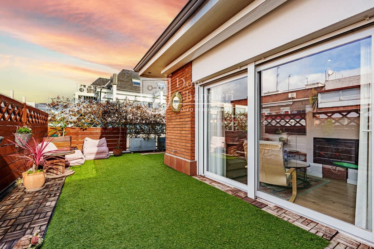 3 bedroom Flat for sale in Madrid city - € 1,495,000 (Ref: 9700374)