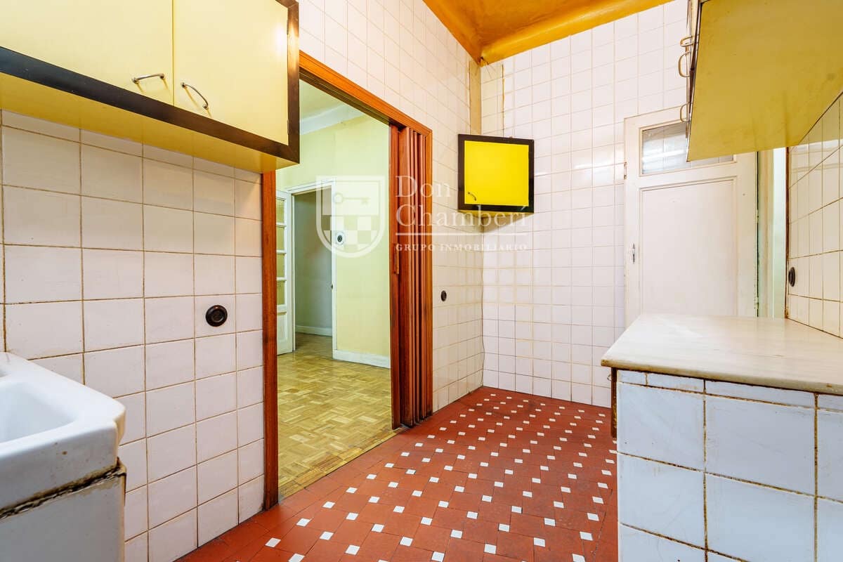 4 slaapkamer Flat te koop in Madrid stad - € 990.000 (Ref: 9710956)