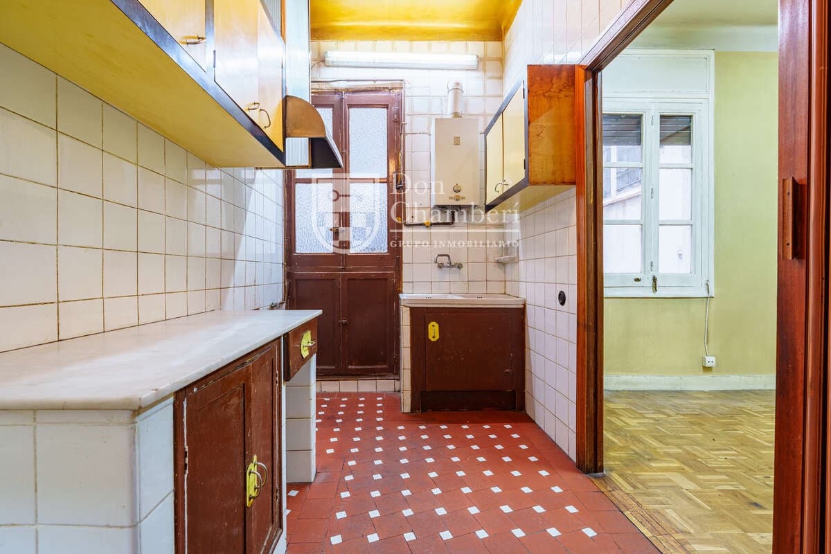 4 slaapkamer Flat te koop in Madrid stad - € 990.000 (Ref: 9710956)