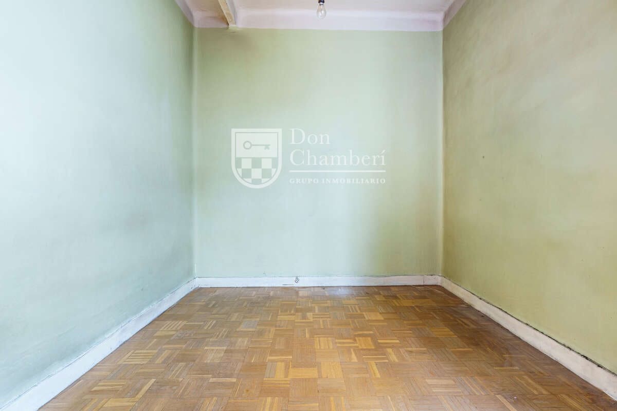 4 slaapkamer Flat te koop in Madrid stad - € 990.000 (Ref: 9710956)