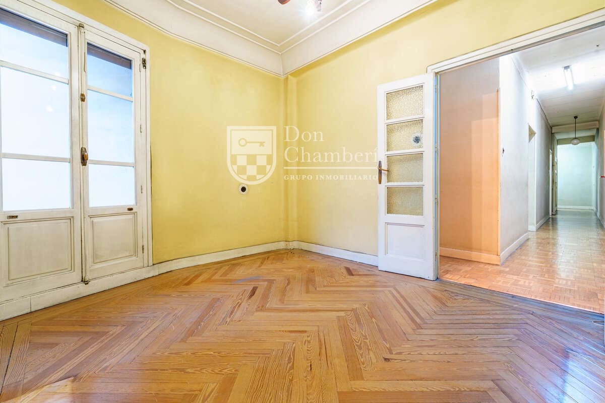 4 slaapkamer Flat te koop in Madrid stad - € 990.000 (Ref: 9710956)