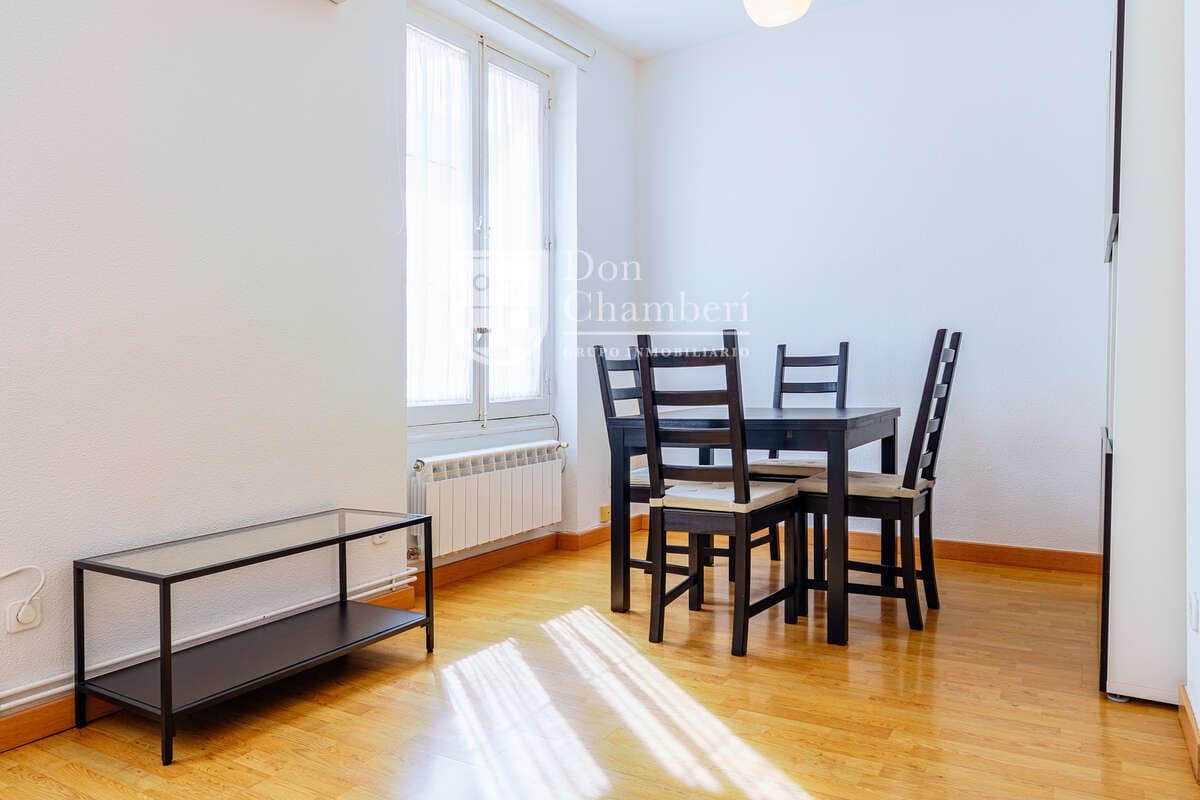 1 soveværelse Lejlighed til leje i Madrid by - € 1.360 (Ref: 9747532)