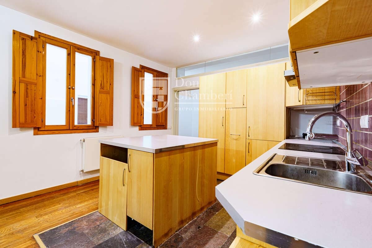 Piso de 2 habitaciones en Madrid ciudad en venta - 638.000 € (Ref: 9747533)