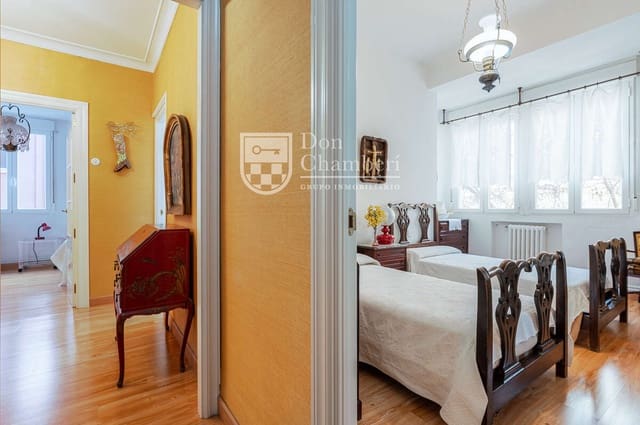 4 chambre Appartement à vendre à Chamberí, Madrid ville - 705 000 € (Ref: 9758357)