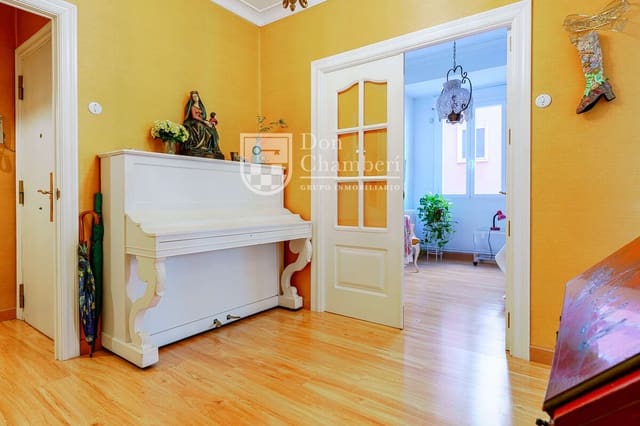 Piso de 4 habitaciones en Chamberí, Madrid ciudad en venta - 705.000 € (Ref: 9758357)