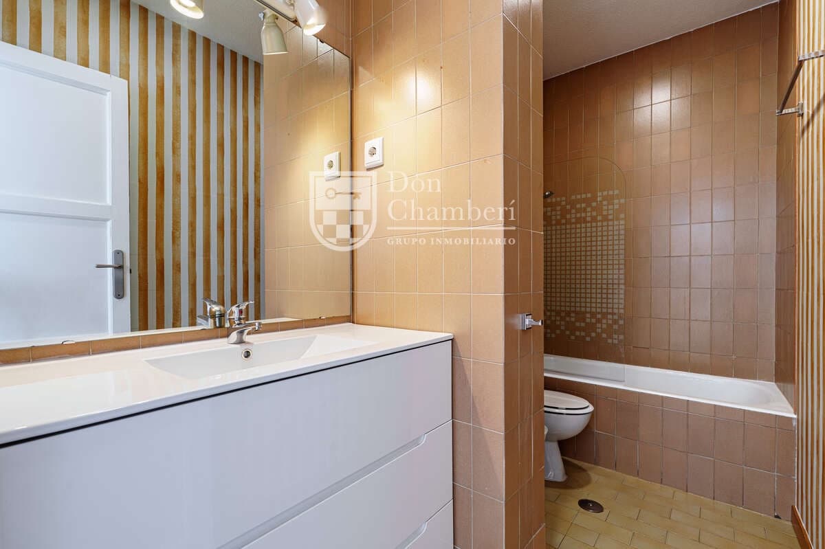 2 makuuhuone Asunto vuokrattavana paikassa Madrid kaupunki - 2 700 € (Ref: 9800311)