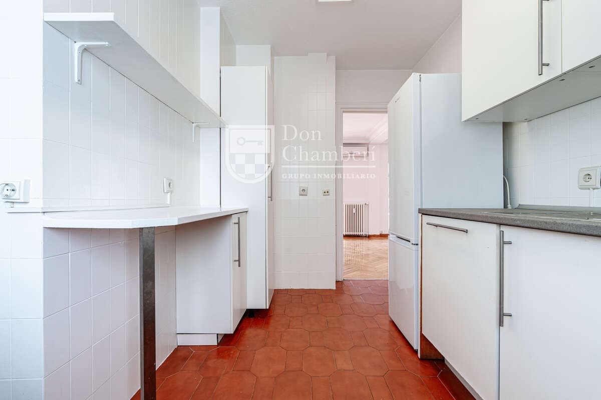 2 makuuhuone Asunto vuokrattavana paikassa Madrid kaupunki - 2 700 € (Ref: 9800311)