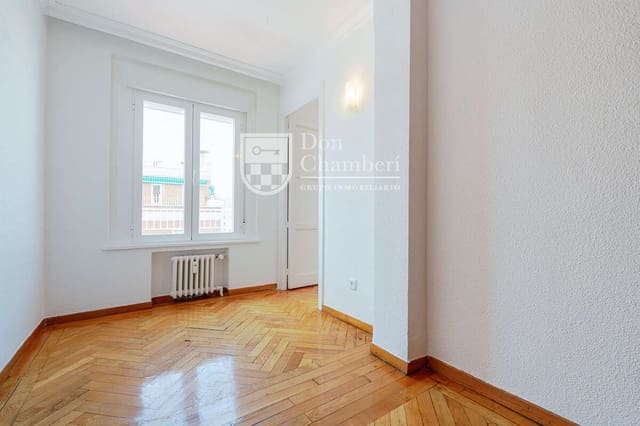 2 makuuhuone Asunto vuokrattavana paikassa Chamberí, Madrid kaupunki - 2 700 € (Ref: 9800311)