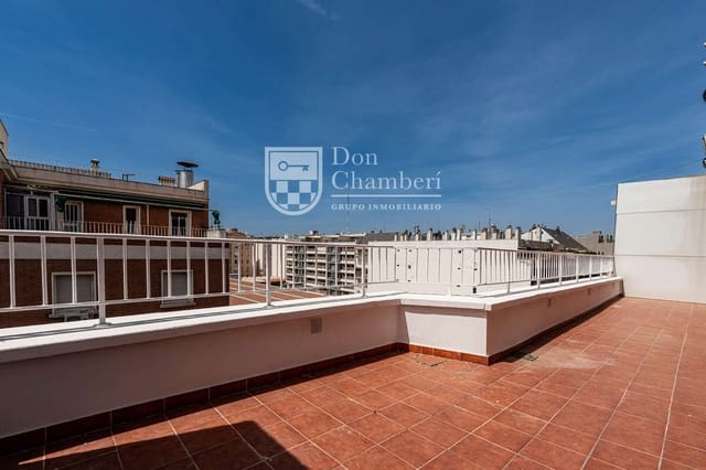 2 makuuhuone Asunto vuokrattavana paikassa Chamberí, Madrid kaupunki - 2 700 € (Ref: 9800311)